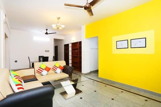 The Solo Apartments Kadavanthra Kochi Exterior foto