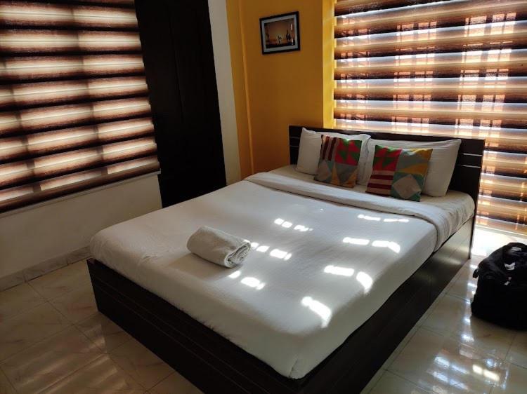 The Solo Apartments Kadavanthra Kochi Exterior foto